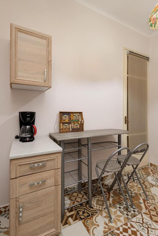 סלוניקי Private Pristine Balcony Home- Heart Of The Center מראה חיצוני תמונה